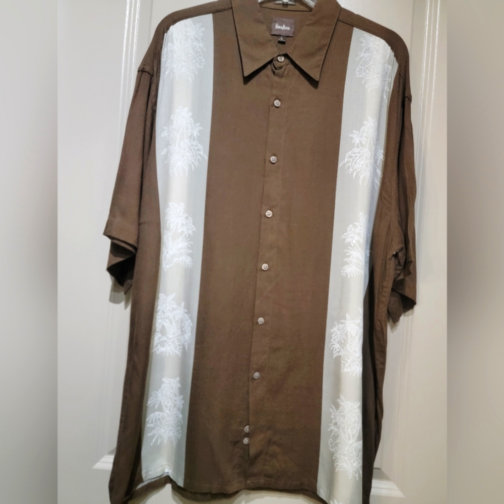 NTW Neiman Marcus Bahamas Soft Rayon Palm Trees Island Style Shirt.